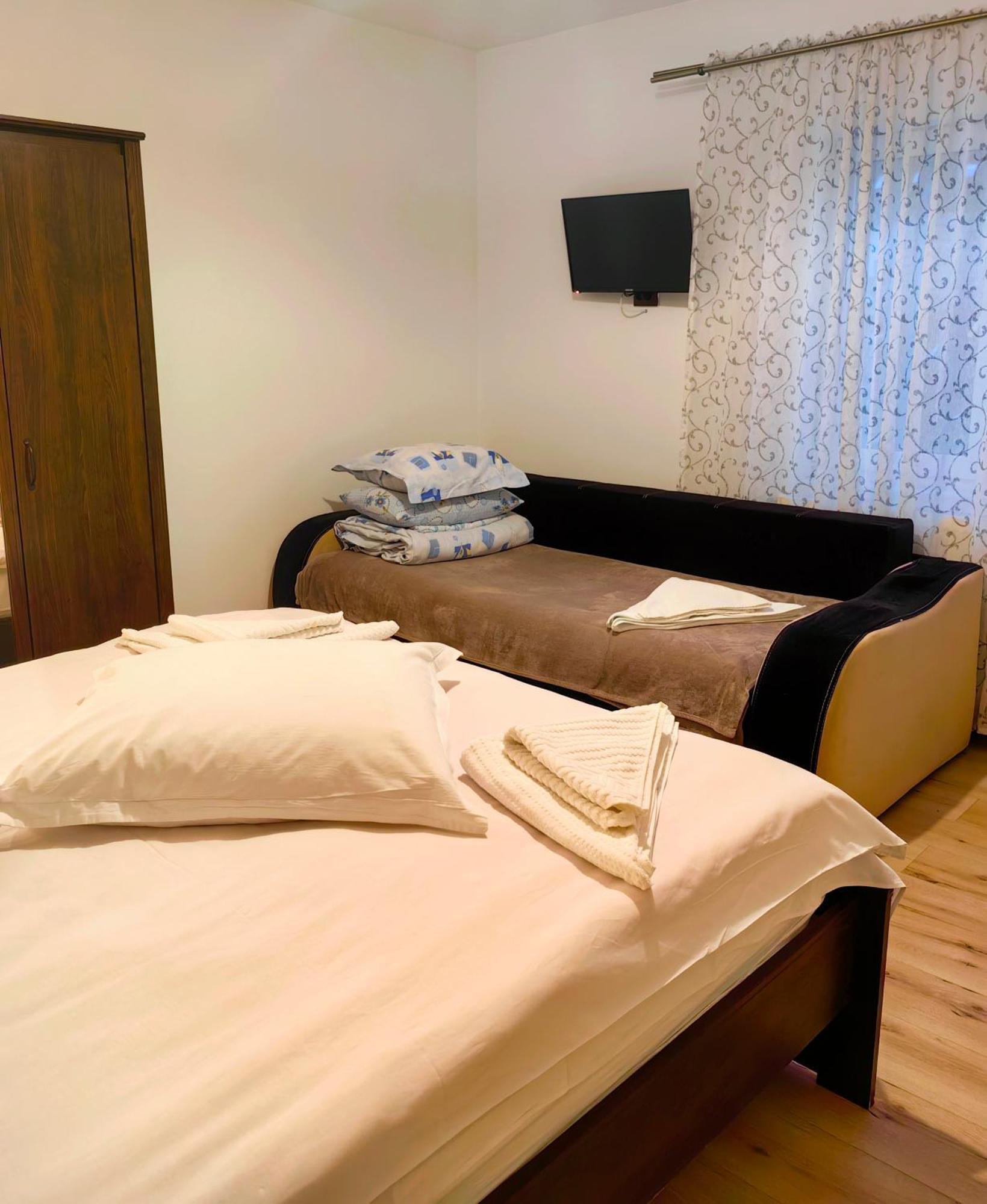 Voinescu House - Natural Living & Eating ชีมอน ภายนอก รูปภาพ